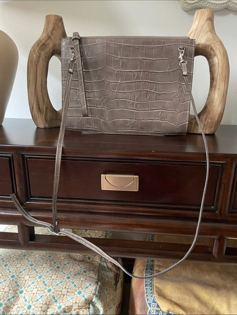 Taupe Croc-Embossed Leather Crossbody Bag Chain Made in Italy Claudia Firenze